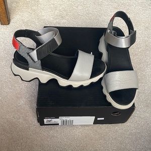 Sorel Kinetic Sandal Dove size 8